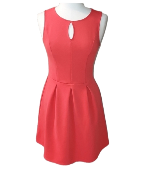 Merona Dresses & Skirts - Merona  orange dress in good  condition size S/P